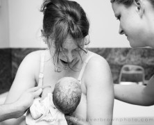 a beautiful water birth {Seattle birth Photographer}